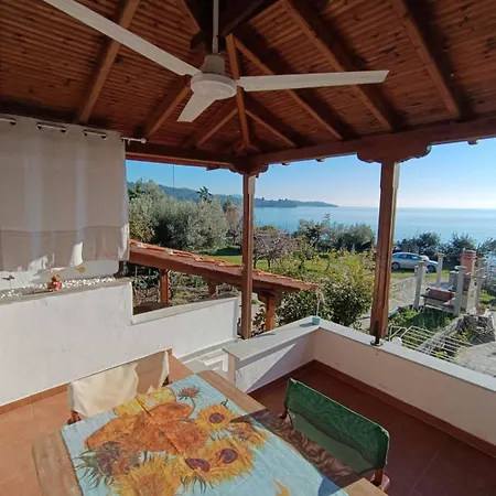 Apartment On The Neos Marmaras