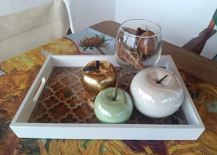 On The * Néos Marmarás